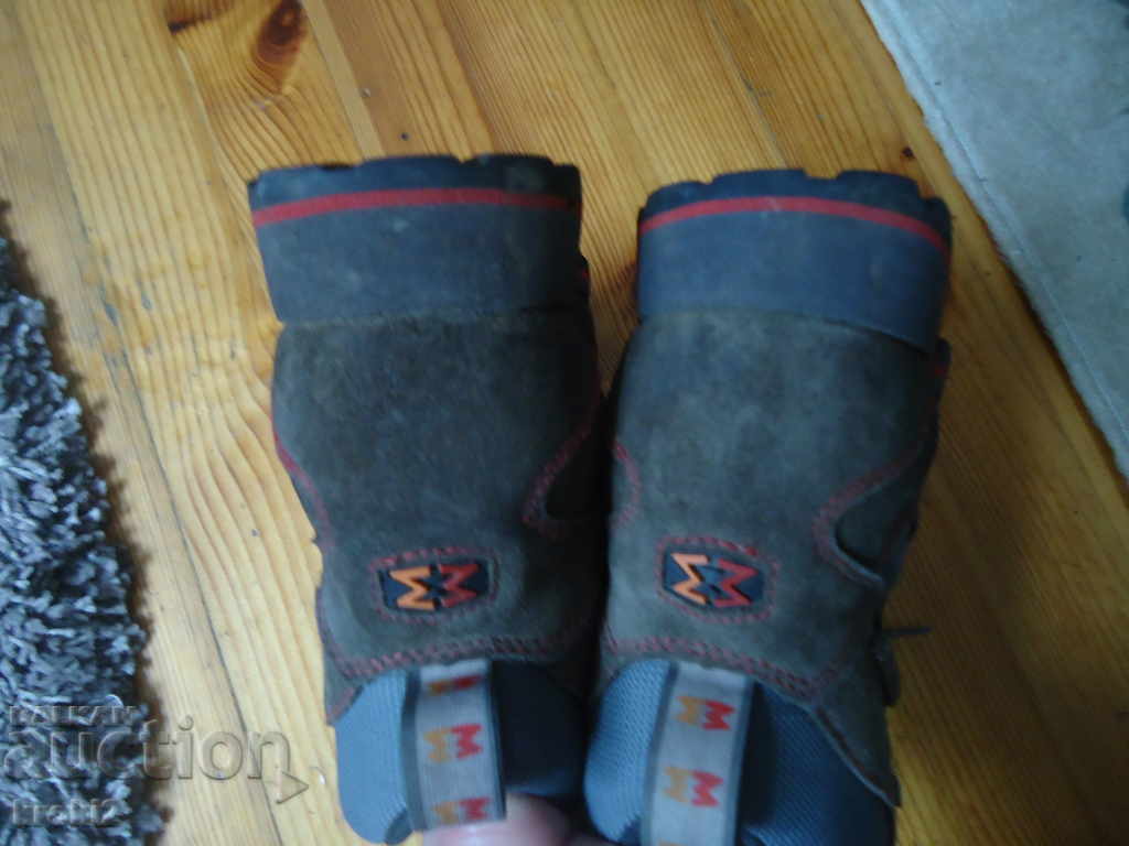 Auction  Tourist women's children's shoes GARMONT 37 number