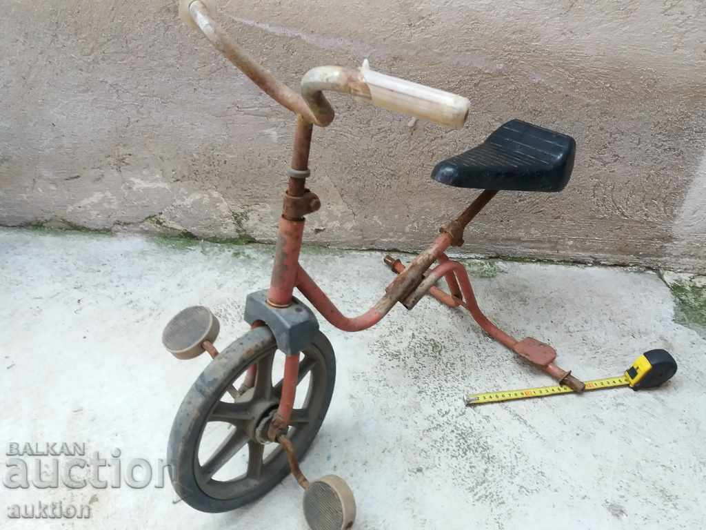 OLD CHILDREN'S BIKE - FRAMEWORK SOC. RETRO - 6 OLD CHILDREN'S BIKE - FRAMEWORK SOC. RETRO - 6