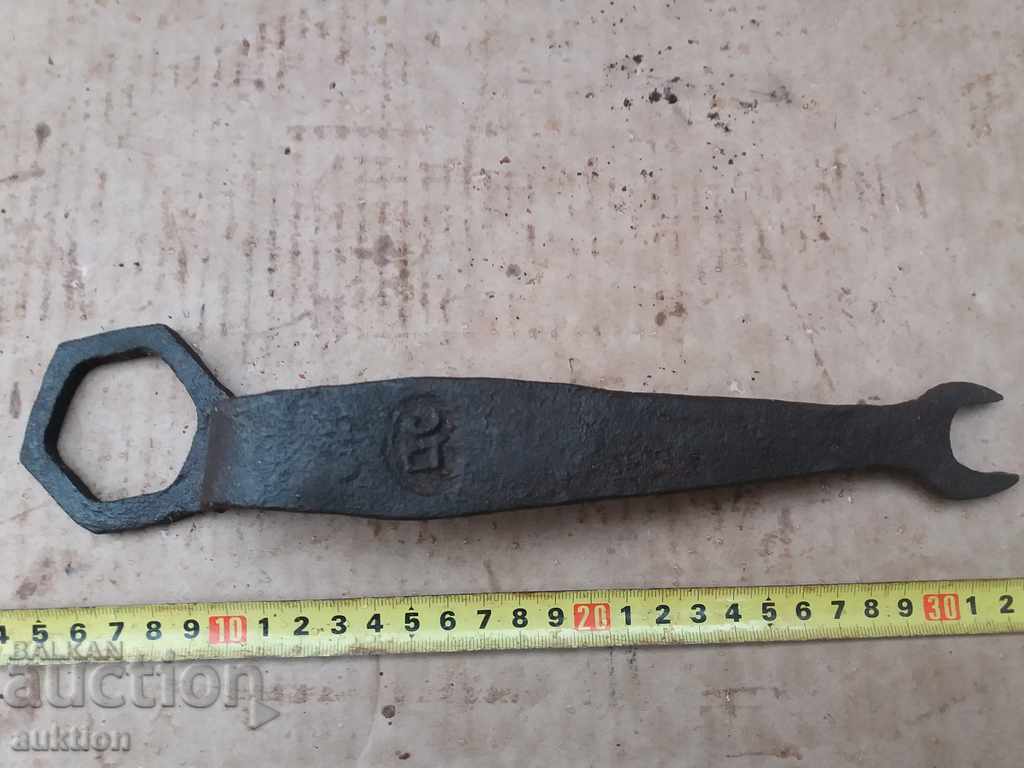 Auction OLD TROLLEY WRENCH, WAGON, TROLLEY, TWO-WHEELED MARKED Auction OLD TROLLEY WRENCH, WAGON, TROLLEY, TWO-WHEELED MARKED