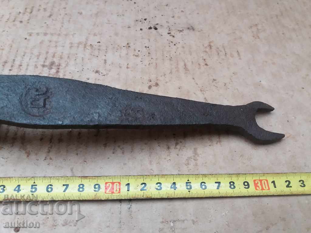 OLD TROLLEY WRENCH, WAGON, TROLLEY, TWO-WHEELED MARKED - 6 OLD TROLLEY WRENCH, WAGON, TROLLEY, TWO-WHEELED MARKED - 6