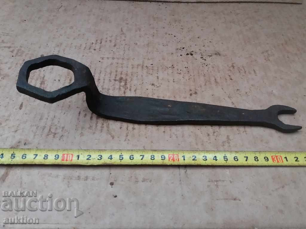 OLD TROLLEY WRENCH, WAGON, TROLLEY, TWO-WHEELED MARKED - 7 OLD TROLLEY WRENCH, WAGON, TROLLEY, TWO-WHEELED MARKED - 7