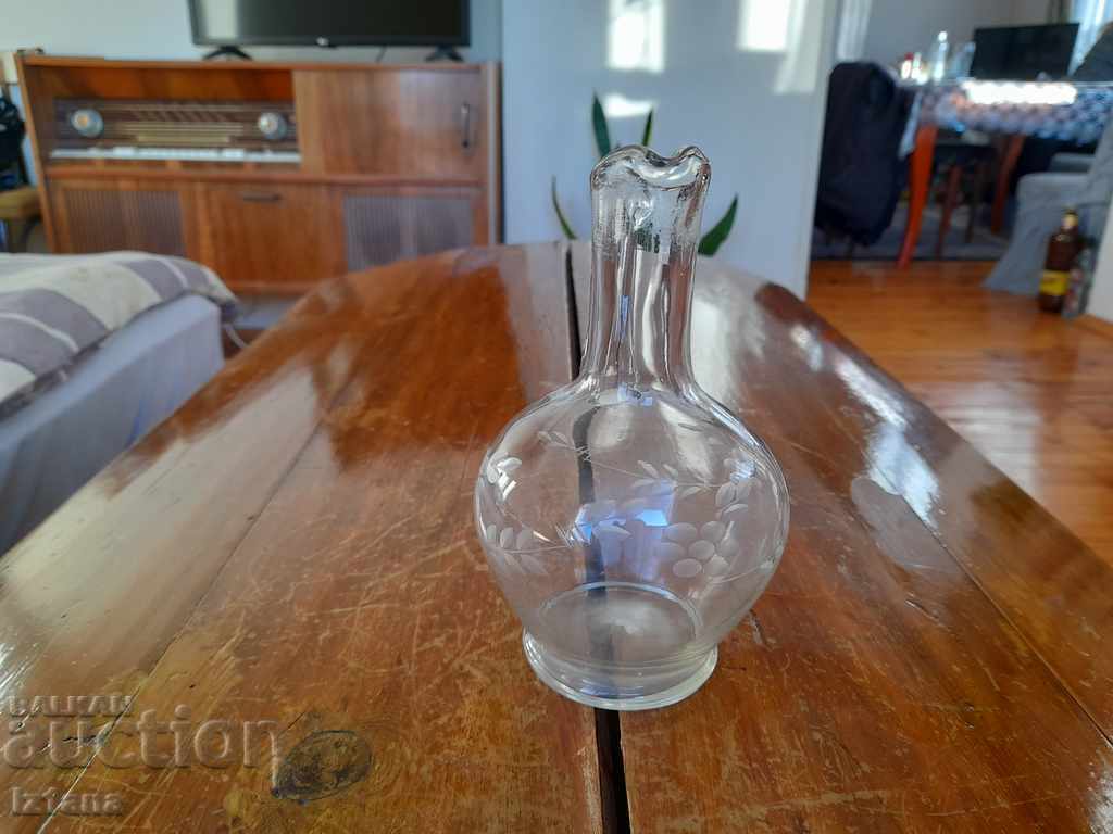 Old glass jug, jug with price 18.00 BGN | € 9.20 Old glass jug, jug with price 18.00 BGN | € 9.20