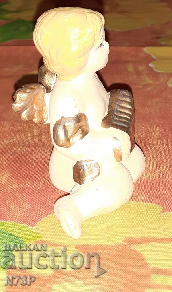 Delivery of CERAMIC FIGURE. ANGEL. Delivery of CERAMIC FIGURE. ANGEL.