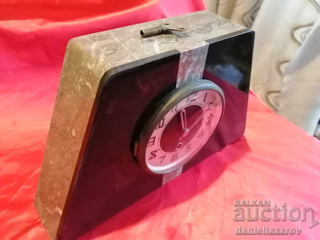 Παλιό μαρμάρινο μηχανικό επιτραπέζιο ρολόι μαντήλας με τιμή 110.00 BGN | € 56.24 Παλιό μαρμάρινο μηχανικό επιτραπέζιο ρολόι μαντήλας με τιμή 110.00 BGN | € 56.24