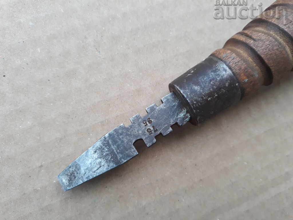 Șurubelniță veche de la Kranka Berdana ZIP Tula șurubelniță 1865 cu preț 55.00 BGN | € 28.12