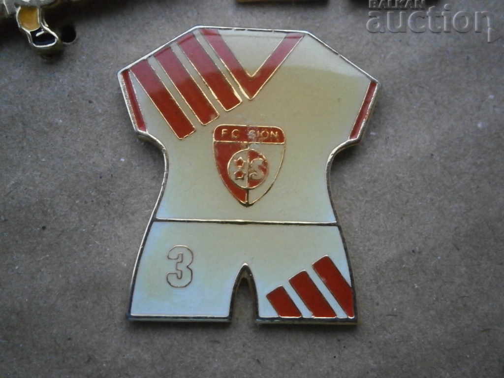 lot football football badges of fans with price 31.00 BGN | € 15.85 lot football football badges of fans with price 31.00 BGN | € 15.85