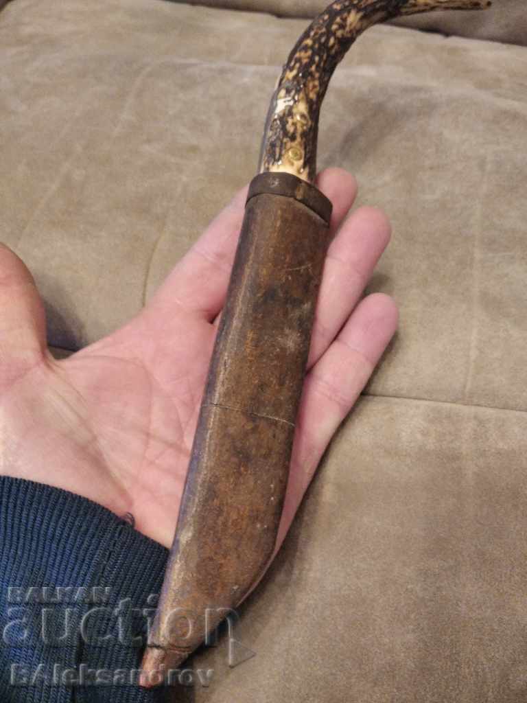 Auction An old knife with a wooden sheath Auction An old knife with a wooden sheath