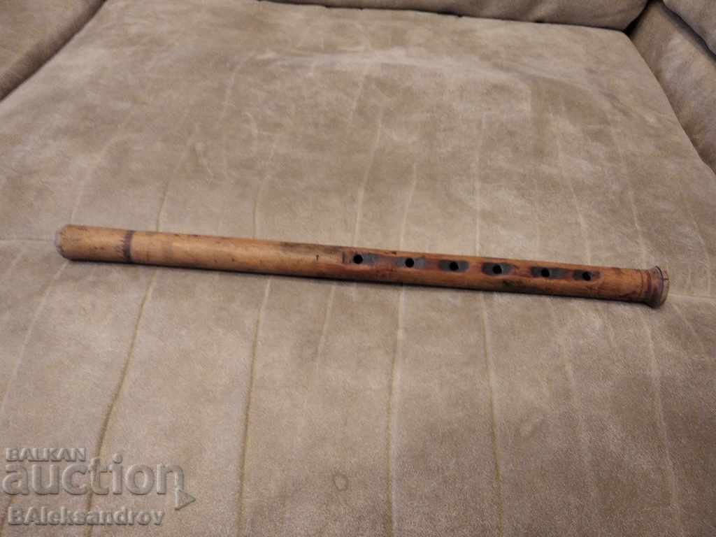 Auction An old shepherd's whistle Auction An old shepherd's whistle