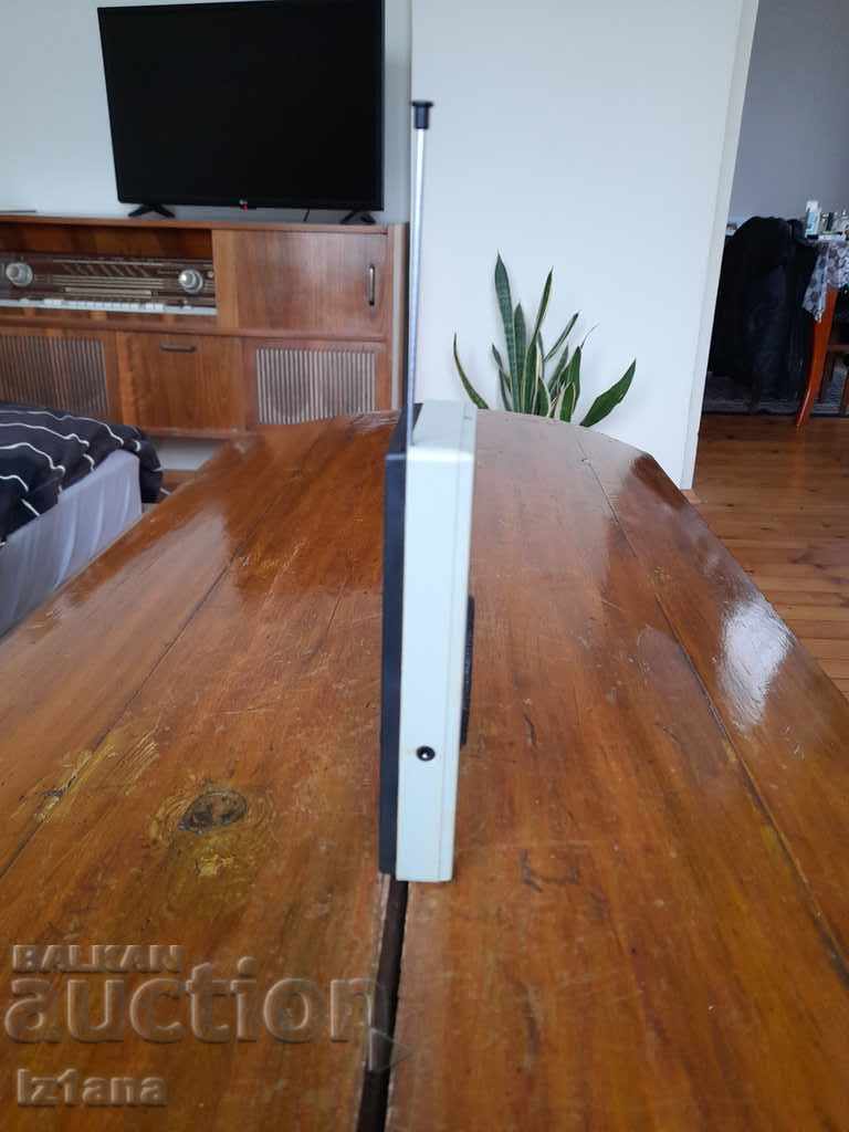 Old Radio, Meridian Radio with price 40.00 BGN | € 20.45 Old Radio, Meridian Radio with price 40.00 BGN | € 20.45