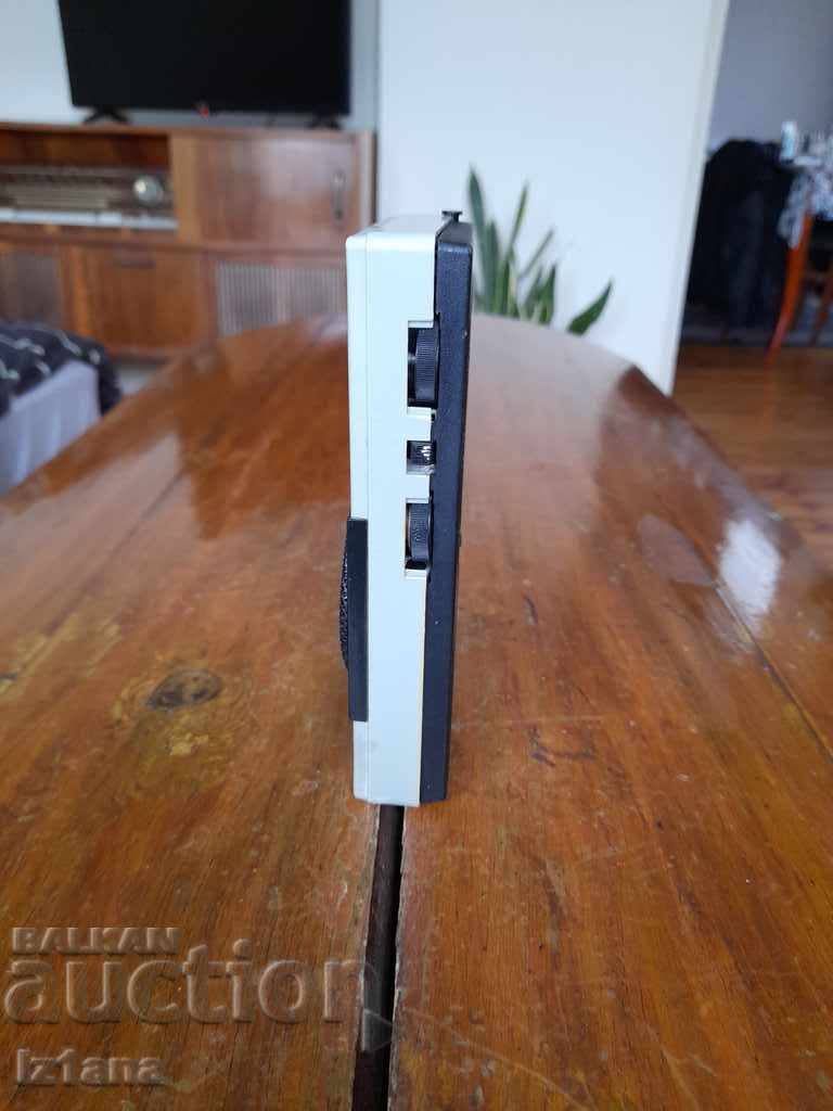 Delivery of Old Radio, Meridian Radio Delivery of Old Radio, Meridian Radio