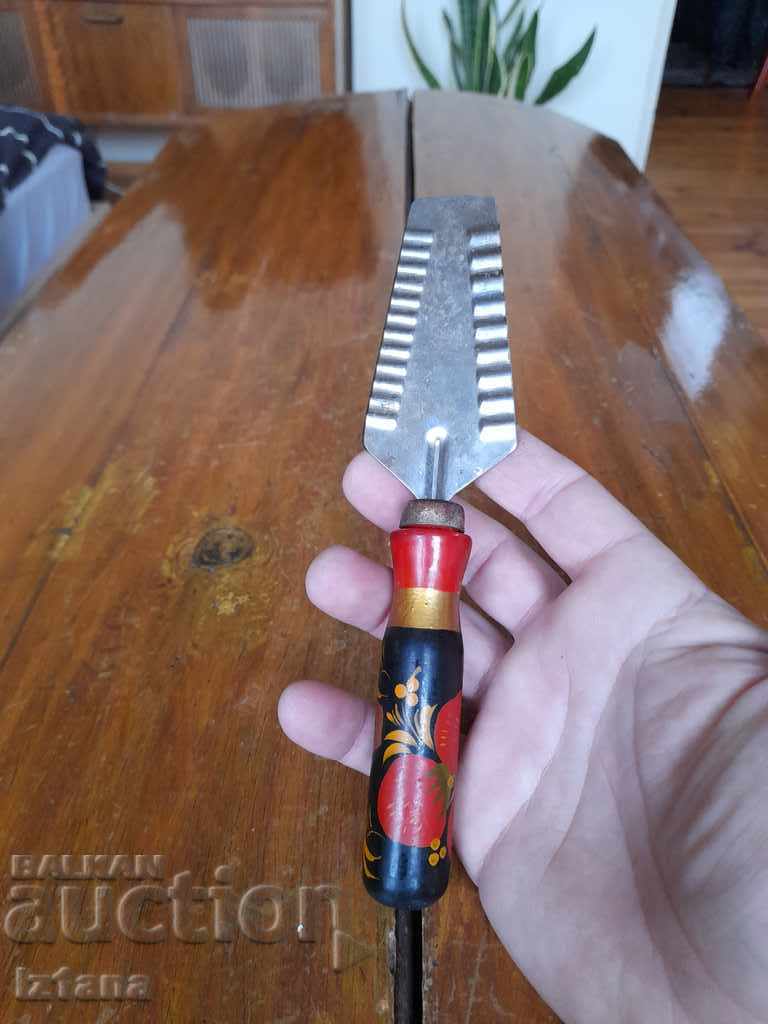 Delivery of An old kitchen tool