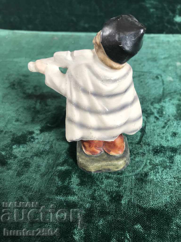 Auction Violinist with a cigarette - 12.5 cm Auction Violinist with a cigarette - 12.5 cm