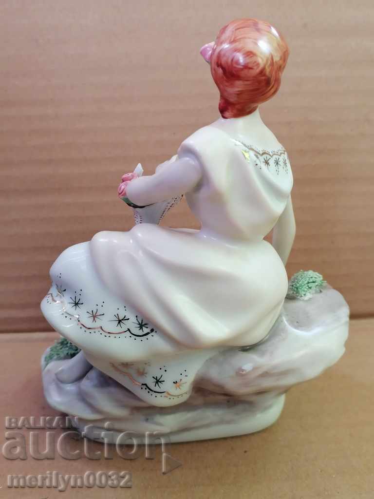 Porcelain figure plastic figurine porcelain porcelain with price 93.00 BGN | € 47.55 Porcelain figure plastic figurine porcelain porcelain with price 93.00 BGN | € 47.55
