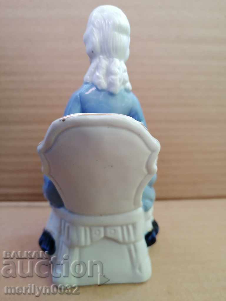 Delivery of Porcelain figure plastic figurine porcelain porcelain