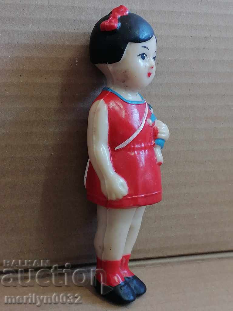 Delivery of Old plastic doll toy 60s PRC
