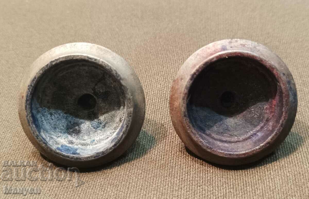 Auction  I am selling old lids (bronze) for an inkwell.