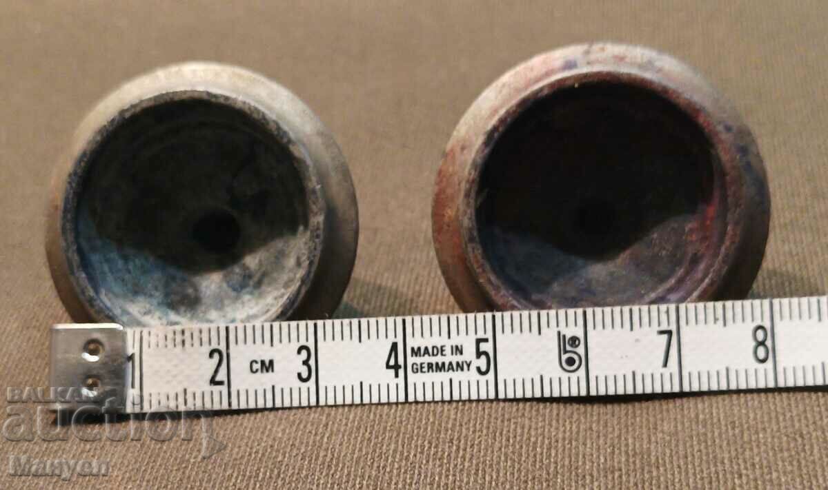 Delivery of I am selling old lids (bronze) for an inkwell.