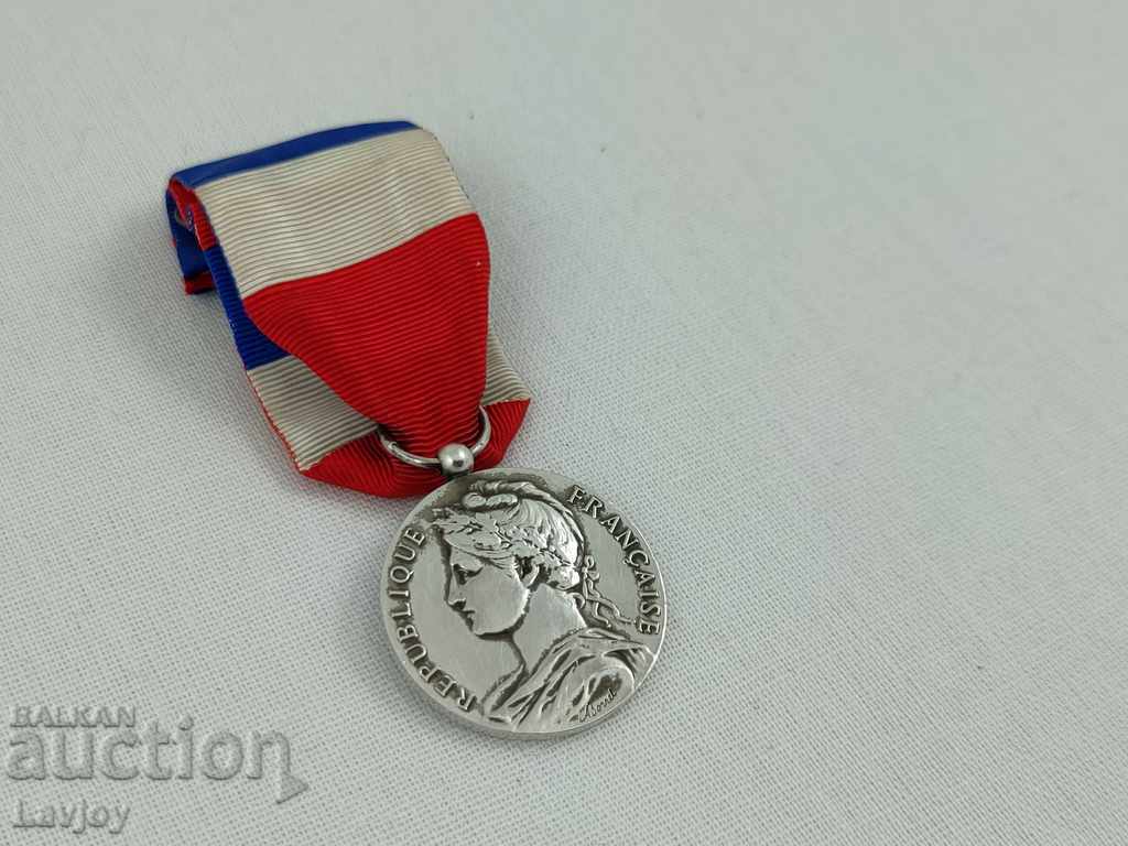 Auction French silver medal 1975 Auction French silver medal 1975