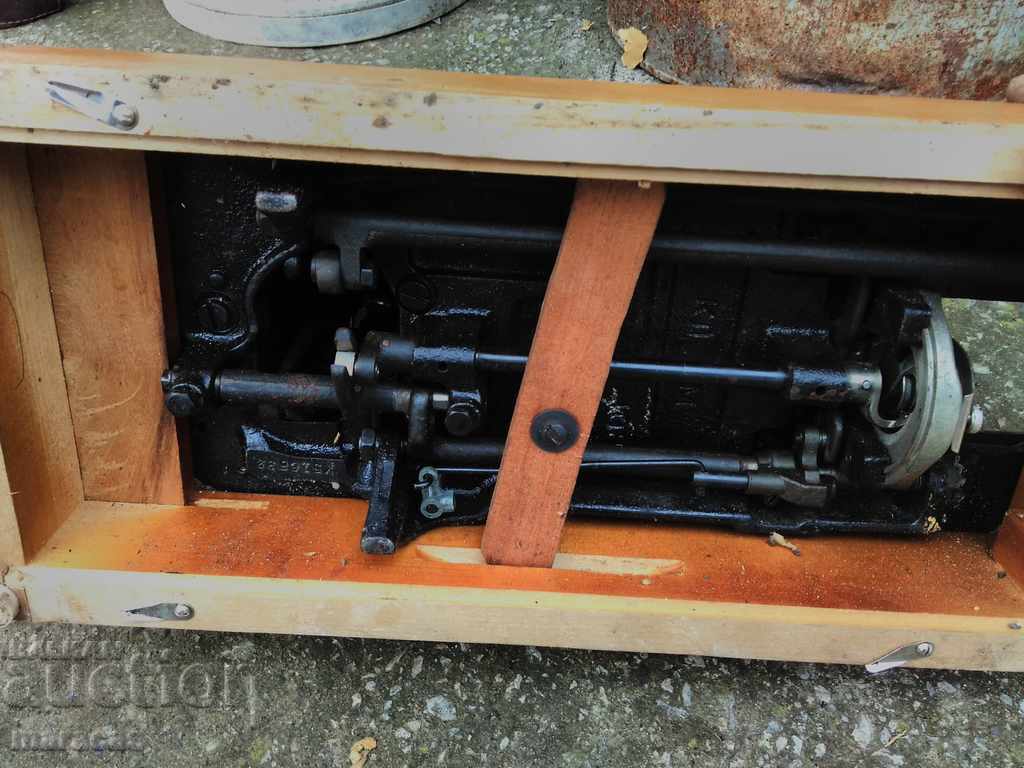 Auction Sewing machines Auction Sewing machines