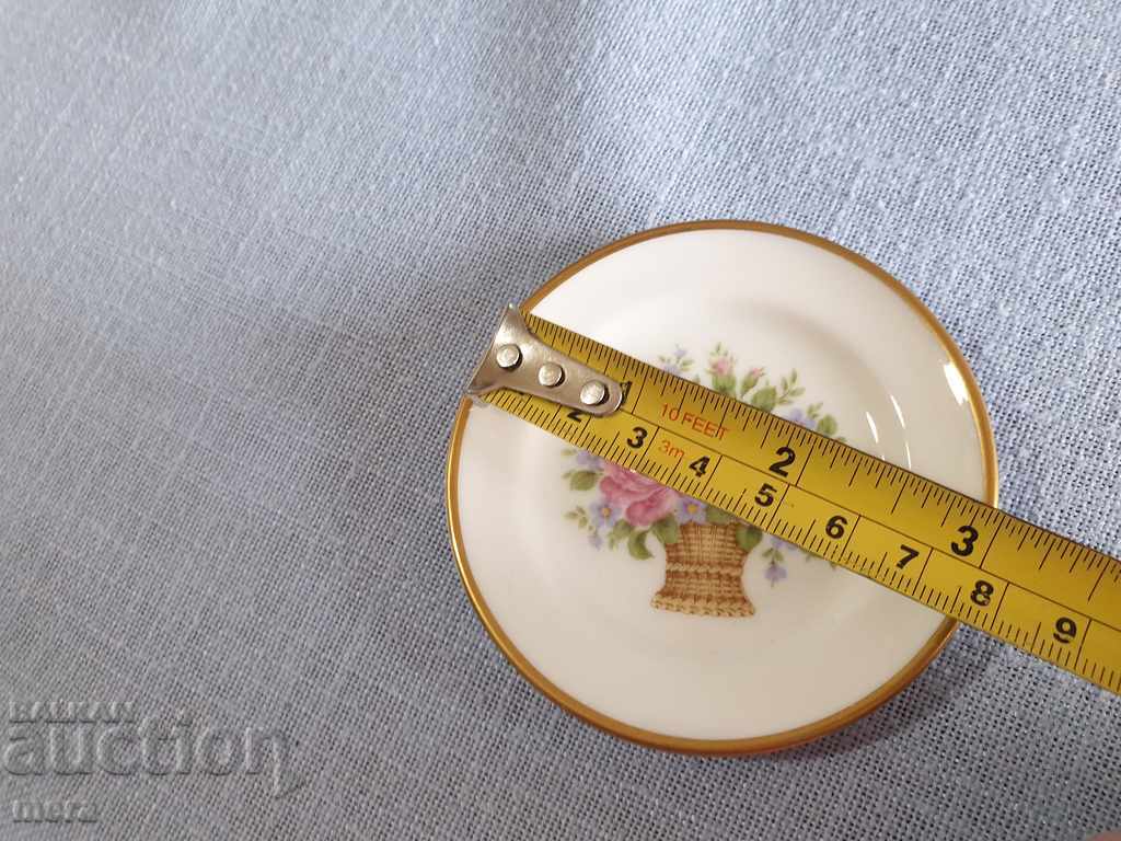 Μικροσκοπικό πιάτο πορσελάνης-Kaiser με τιμή 18.00 BGN | € 9.20 Μικροσκοπικό πιάτο πορσελάνης-Kaiser με τιμή 18.00 BGN | € 9.20