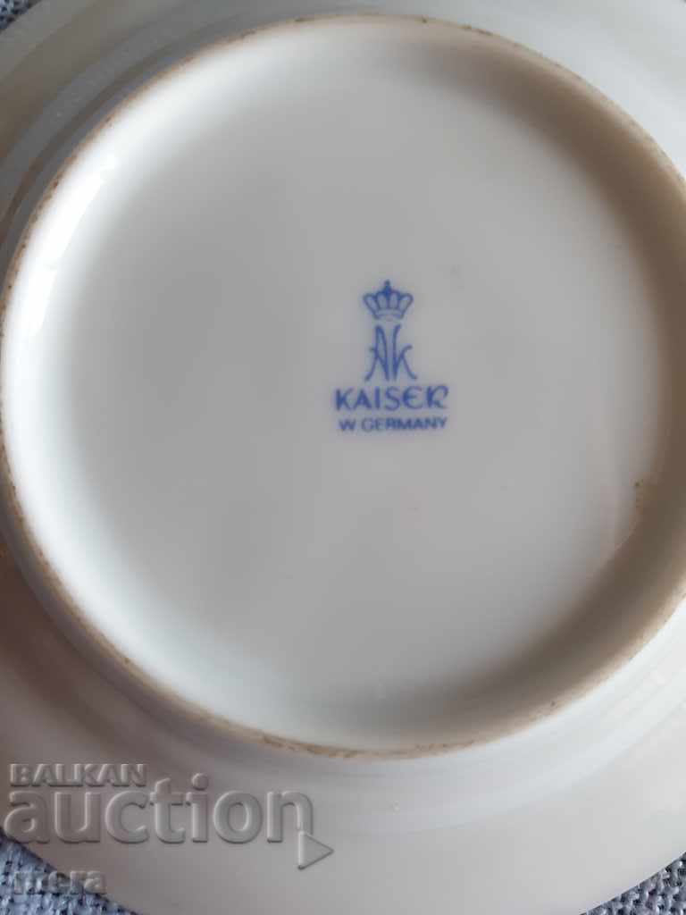 Δημοπρασία Μικροσκοπικό πιάτο πορσελάνης-Kaiser Δημοπρασία Μικροσκοπικό πιάτο πορσελάνης-Kaiser