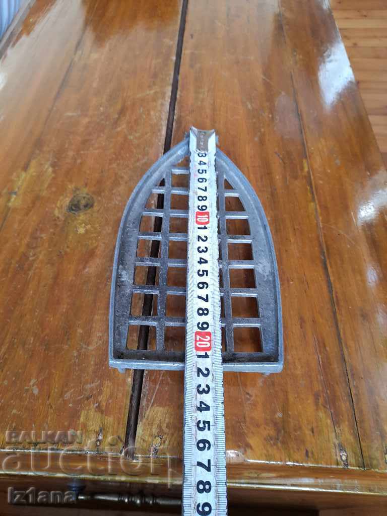 Delivery of Old iron stand Delivery of Old iron stand