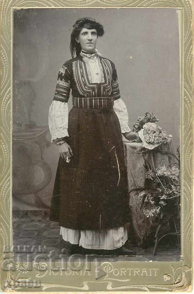 OLD PHOTOGRAPH - CARDBOARD - S135 OLD PHOTOGRAPH - CARDBOARD - S135