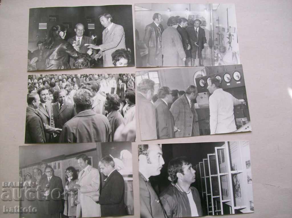 Auction Old photos from the society - visit of "responsible comrades" Auction Old photos from the society - visit of "responsible comrades"