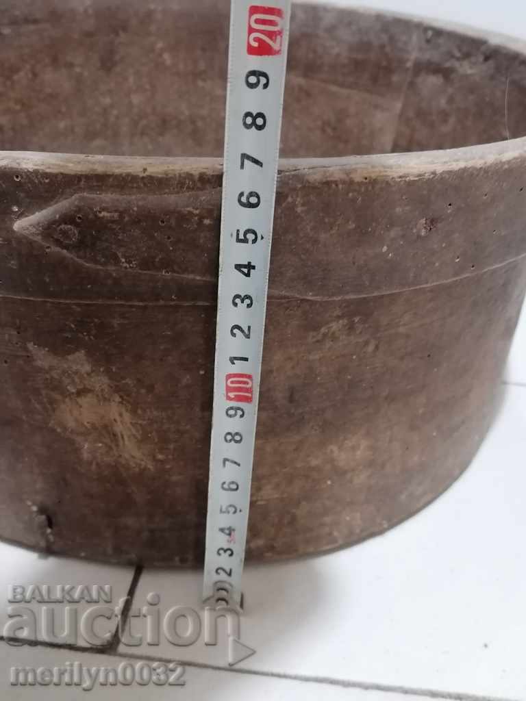 Auction Old crutch for wheat, bushel, bucket, wooden Auction Old crutch for wheat, bushel, bucket, wooden