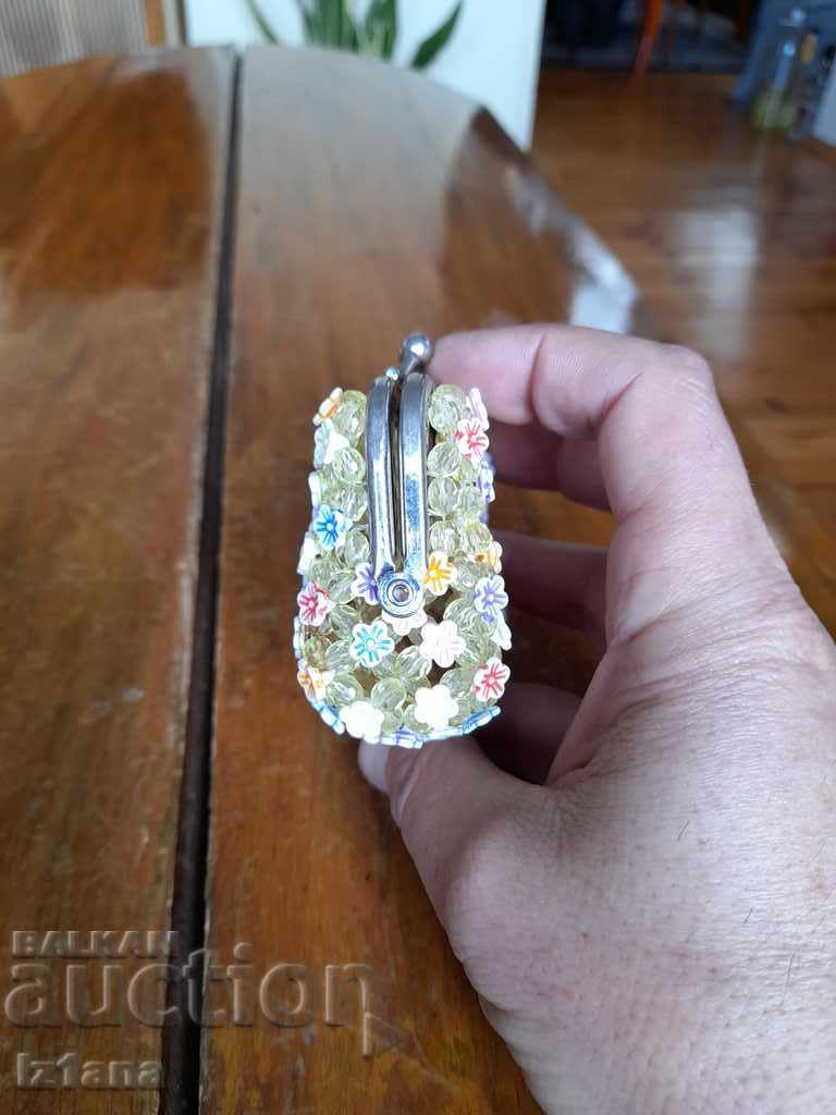 Delivery of Old beaded purse Delivery of Old beaded purse