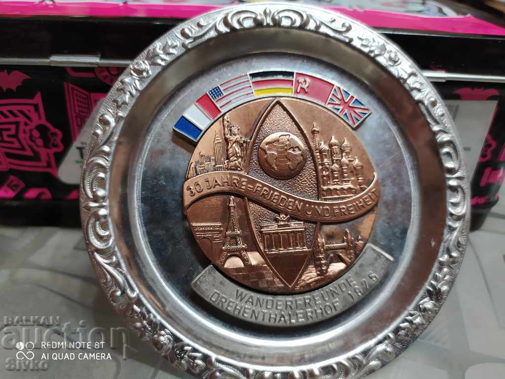 Delivery of Plaque G5 meeting in 1975 Delivery of Plaque G5 meeting in 1975