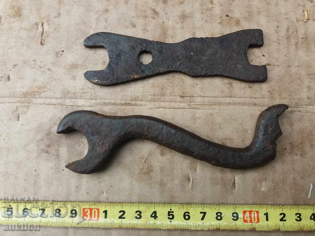 SET OF TWO FORGED TROLLEY WRENCHES, DRIVE, TWO-WHEEL - 6 SET OF TWO FORGED TROLLEY WRENCHES, DRIVE, TWO-WHEEL - 6