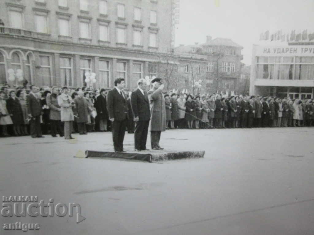 OLD PHOTO - ZHIVKOV, PANEV, DOBRI JUROV, PARADE, PLOVDIV with price 30.00 BGN | € 15.34 OLD PHOTO - ZHIVKOV, PANEV, DOBRI JUROV, PARADE, PLOVDIV with price 30.00 BGN | € 15.34