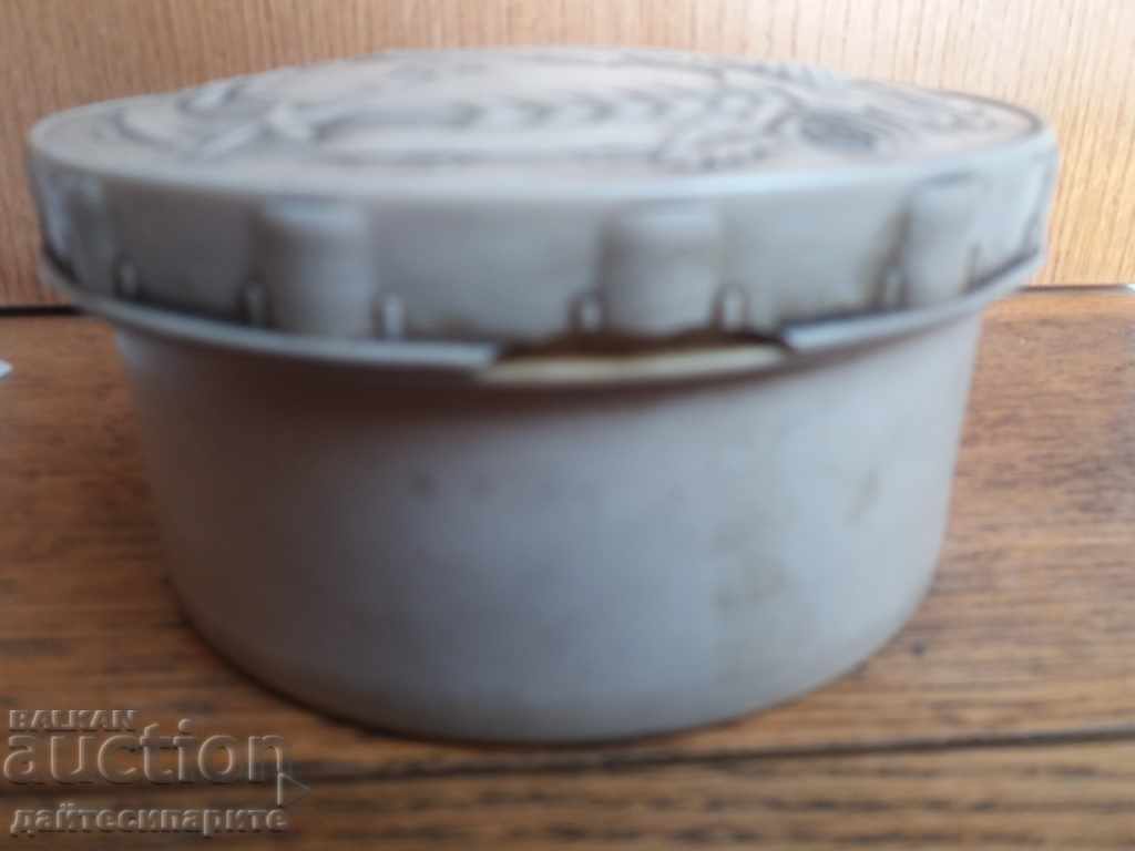 Old social box - plastic with price 15.99 BGN | € 8.18 Old social box - plastic with price 15.99 BGN | € 8.18