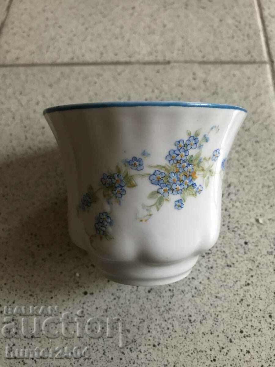 Delivery of Cups with jug-Romania Delivery of Cups with jug-Romania