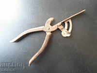 Old chappy pliers