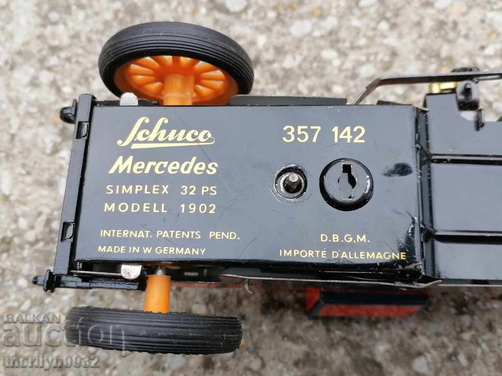 Delivery of Children's tin toy without car key, stroller Delivery of Children's tin toy without car key, stroller