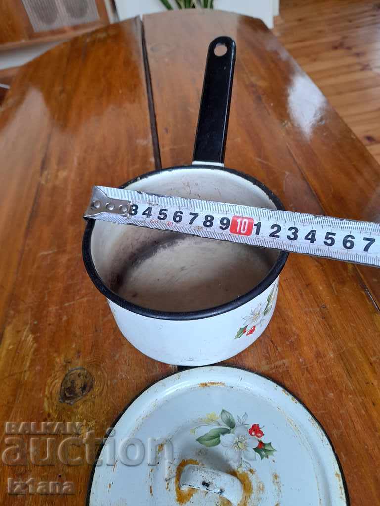 Livrarea Caserolă veche emailată, tigaie