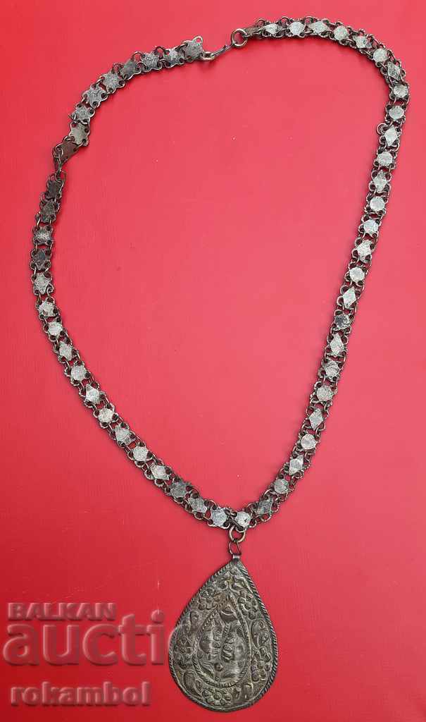 Delivery of Authentic Renaissance jewelry Delivery of Authentic Renaissance jewelry