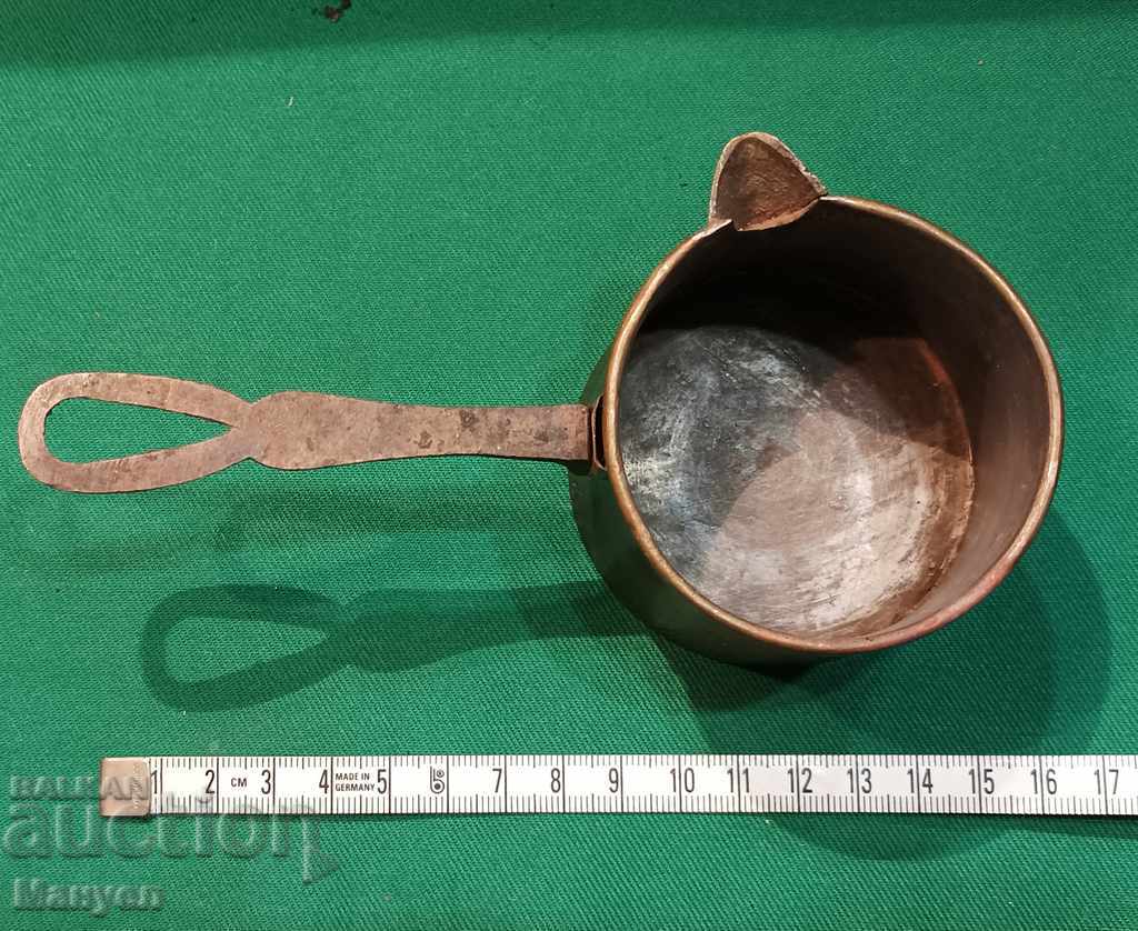 Delivery of I am selling an old and interesting pot. Delivery of I am selling an old and interesting pot.