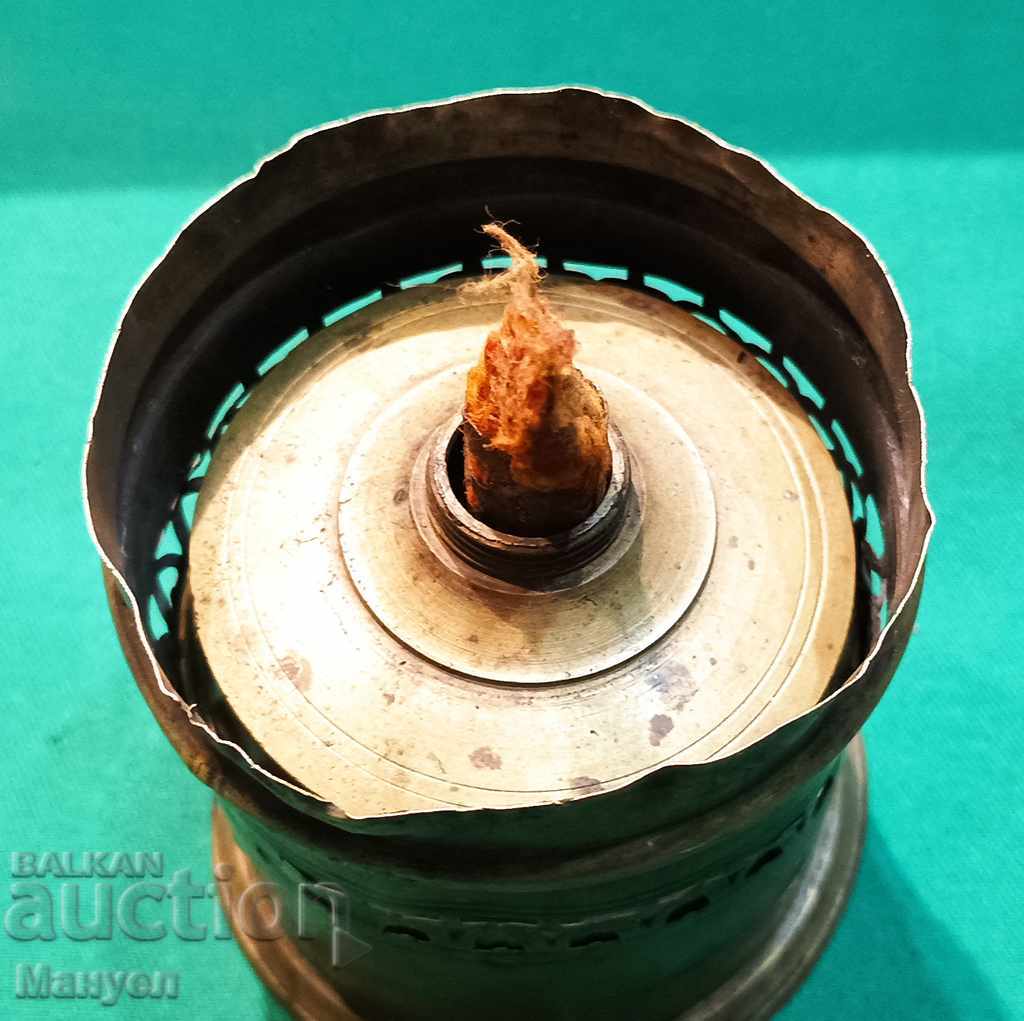 Vand lampa cu alcool veche, rara si frumoasa !? cu preț 44.00 BGN | € 22.50 Vand lampa cu alcool veche, rara si frumoasa !? cu preț 44.00 BGN | € 22.50