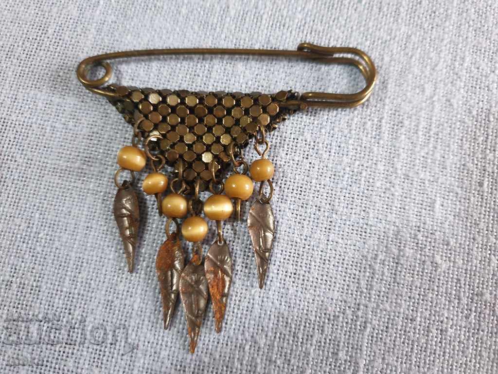 Fibula with price 7.00 BGN | € 3.58 Fibula with price 7.00 BGN | € 3.58