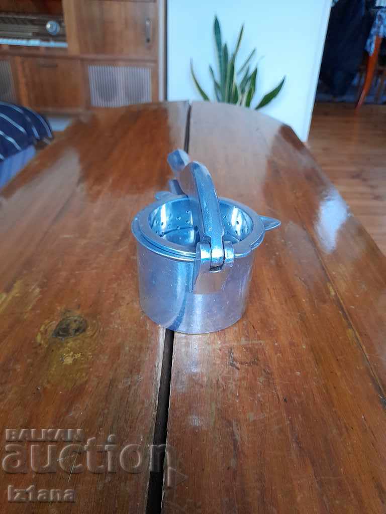 Old citrus press, fruit press with price 40.00 BGN | € 20.45 Old citrus press, fruit press with price 40.00 BGN | € 20.45