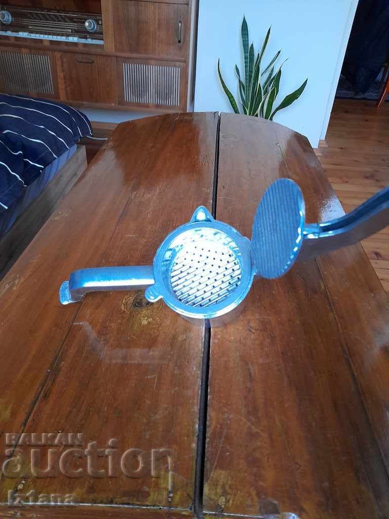 Delivery of Old citrus press, fruit press Delivery of Old citrus press, fruit press