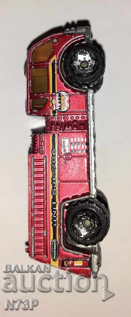 METAL TRUCK ... MATCHBOX .. - 6 METAL TRUCK ... MATCHBOX .. - 6