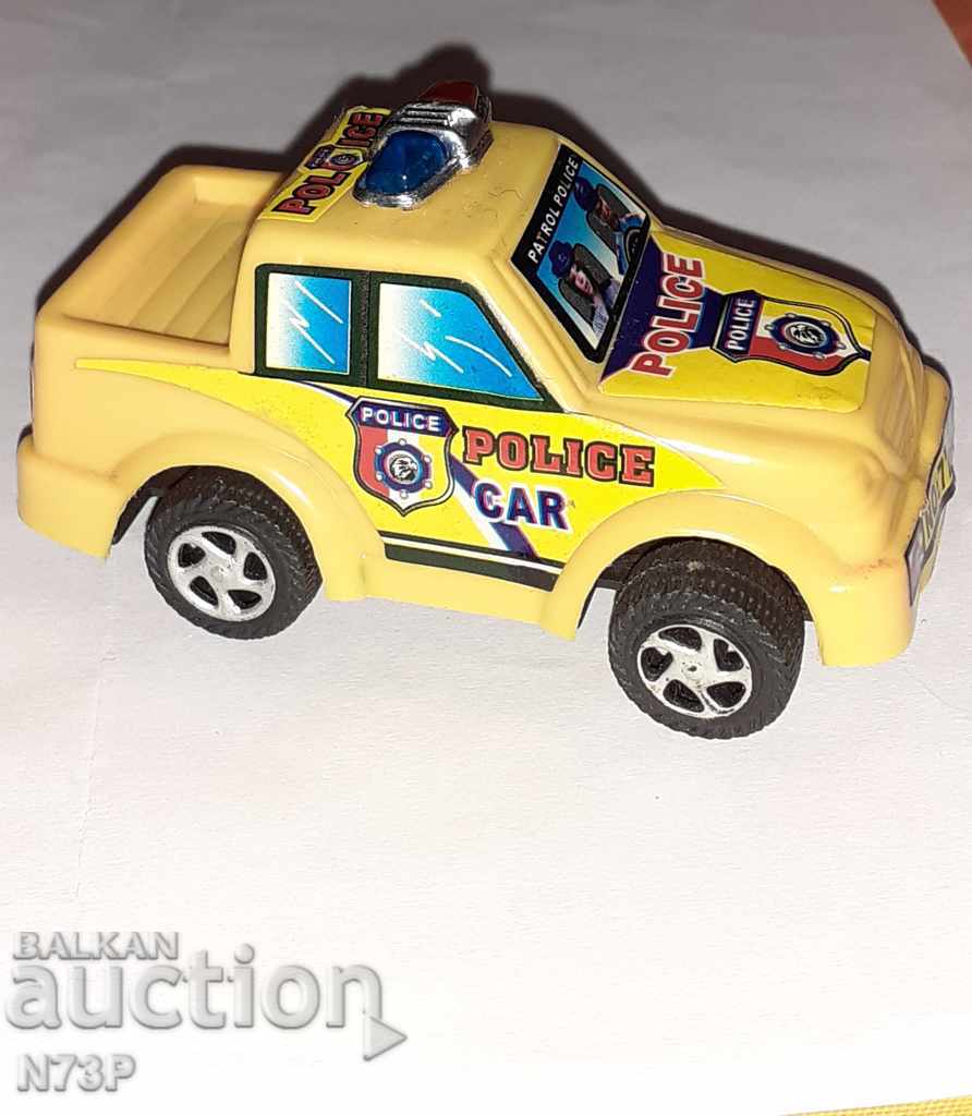 PLASTIC TROLLEY. - 7 PLASTIC TROLLEY. - 7