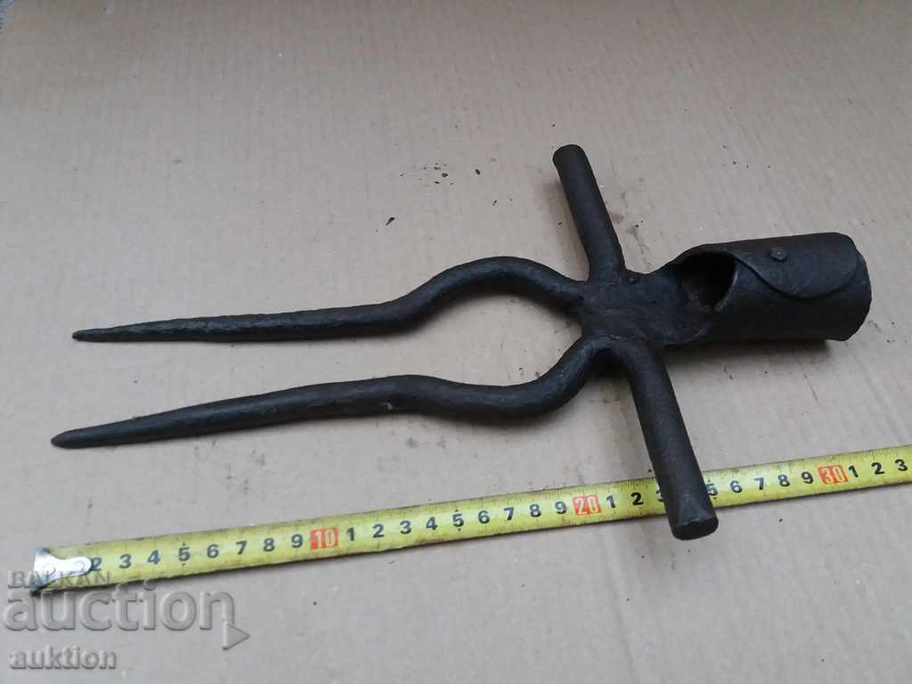 REVIVAL AGRICULTURAL TOOLS, BEET TOOL - 7 REVIVAL AGRICULTURAL TOOLS, BEET TOOL - 7
