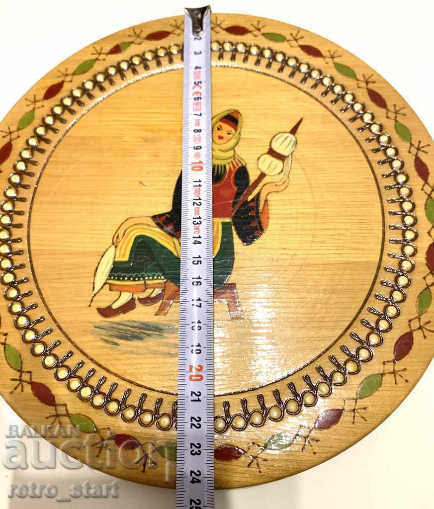 Auction Old decorative painted plate, Auction Old decorative painted plate,