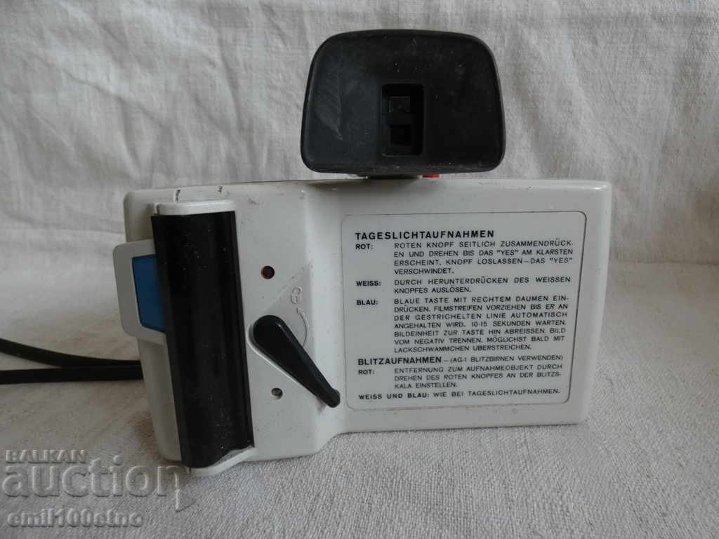 Delivery of Old camera POLAROID model 20 Swinger made in France Delivery of Old camera POLAROID model 20 Swinger made in France