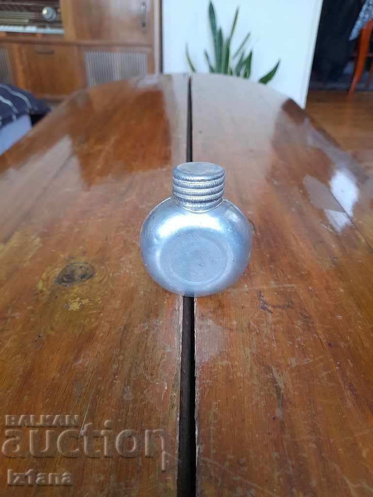 Auction An old soldier's grease gun Auction An old soldier's grease gun